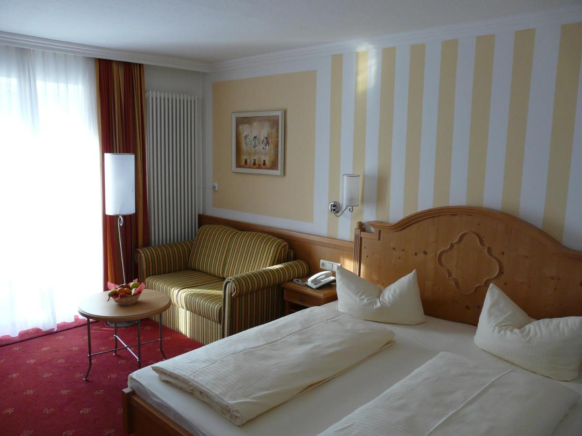 Hotel Roter Hahn - Bed & Breakfast 가르미슈파르텐키르헨 외부 사진