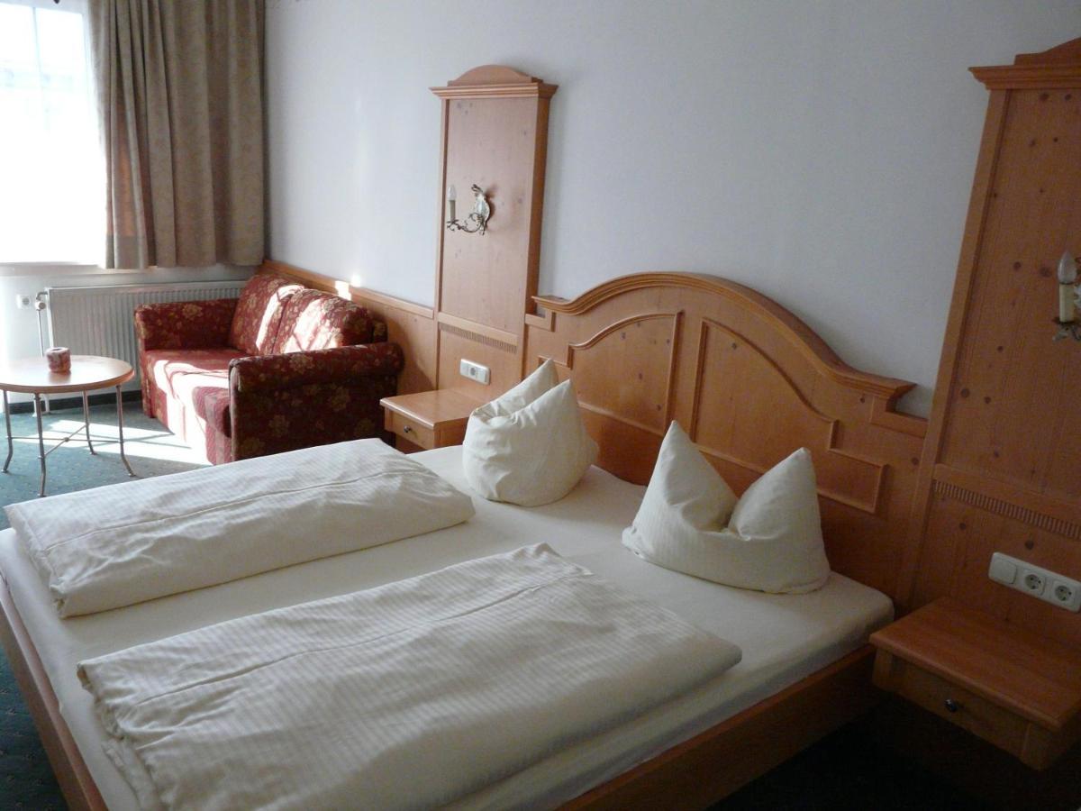 Hotel Roter Hahn - Bed & Breakfast 가르미슈파르텐키르헨 외부 사진