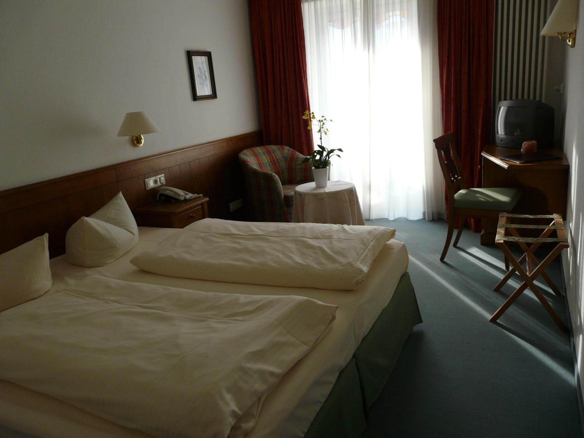 Hotel Roter Hahn - Bed & Breakfast 가르미슈파르텐키르헨 외부 사진