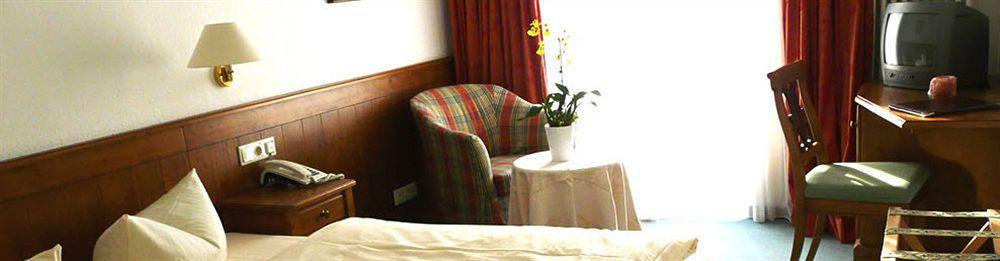 Hotel Roter Hahn - Bed & Breakfast 가르미슈파르텐키르헨 외부 사진