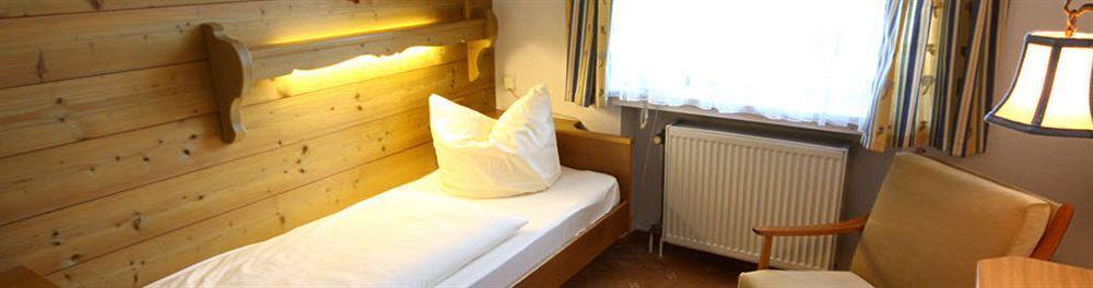Hotel Roter Hahn - Bed & Breakfast 가르미슈파르텐키르헨 외부 사진