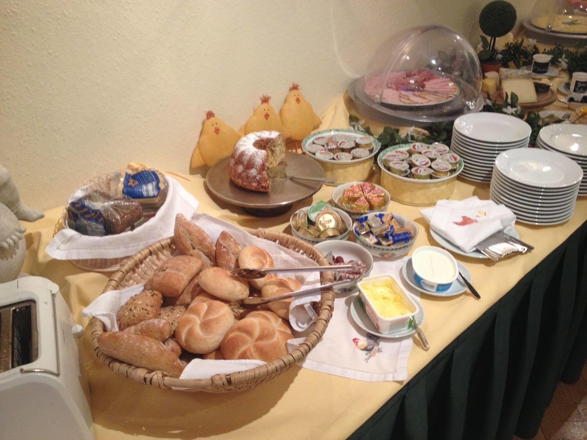 Hotel Roter Hahn - Bed & Breakfast 가르미슈파르텐키르헨 외부 사진
