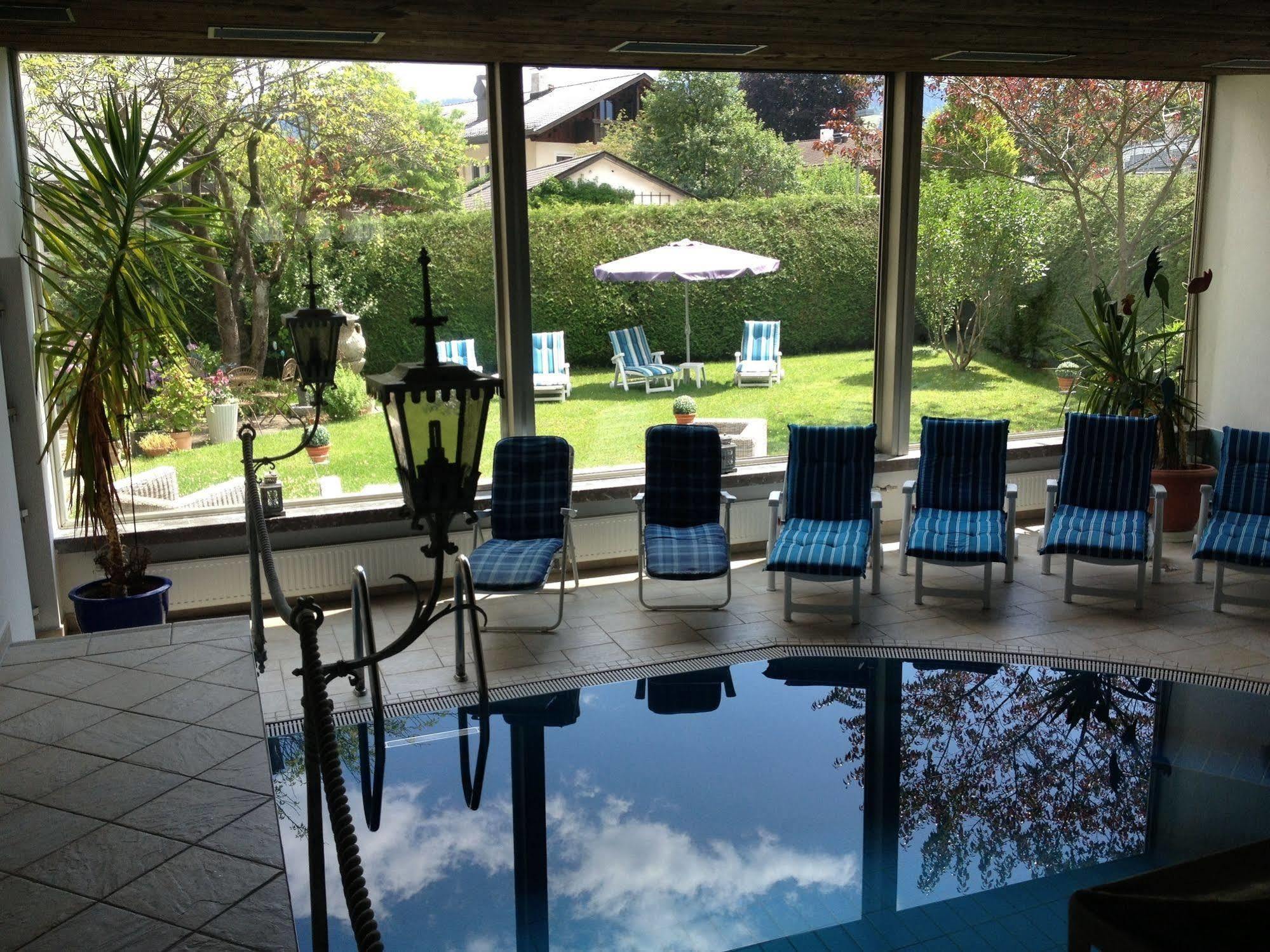 Hotel Roter Hahn - Bed & Breakfast 가르미슈파르텐키르헨 외부 사진