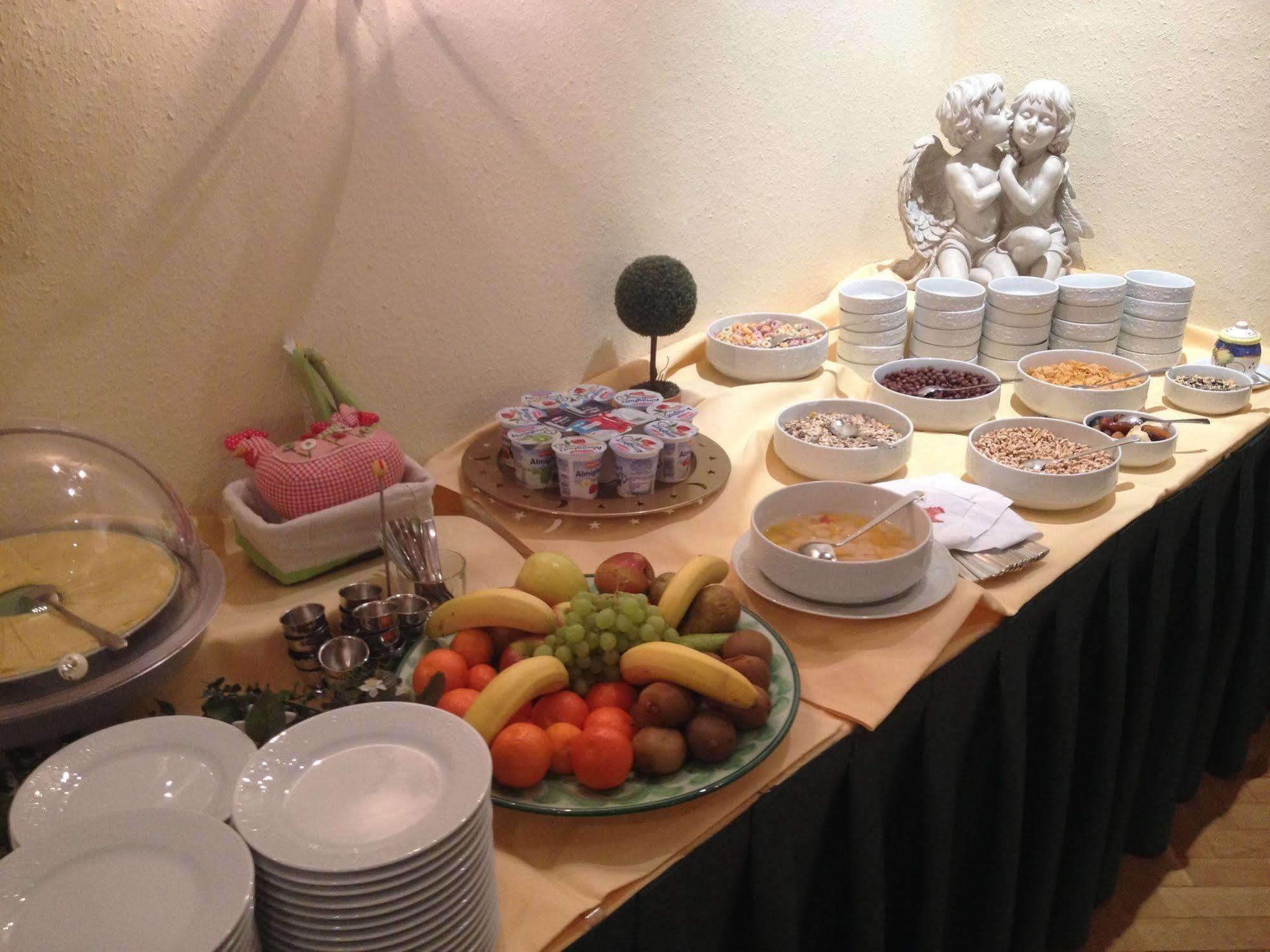 Hotel Roter Hahn - Bed & Breakfast 가르미슈파르텐키르헨 외부 사진